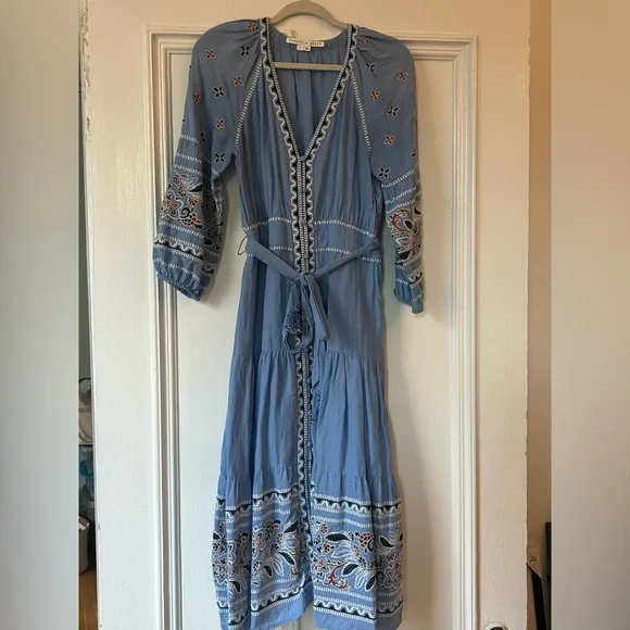 Veronica Beard Size 4 Freyja
Blue Linen & Cotton Embroidered Button Detail Dress - Picture 3 of 6